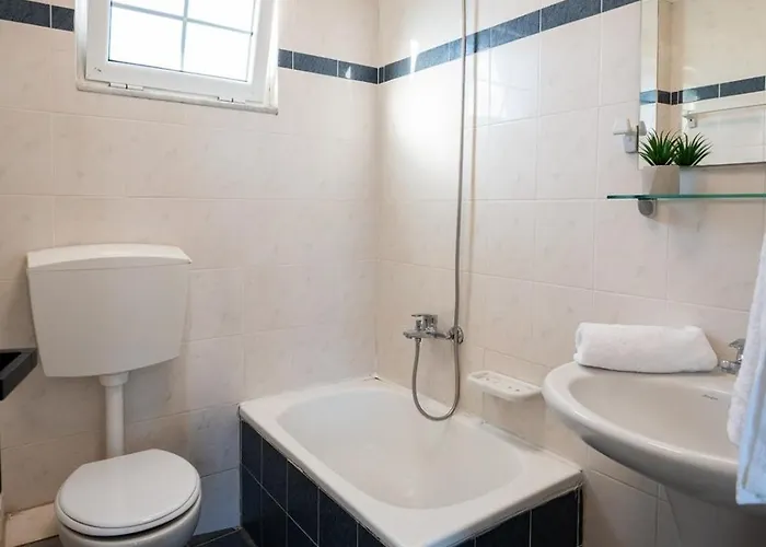 Aqua Vezal Laganas